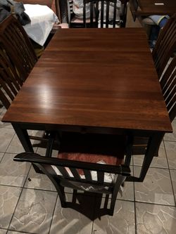 6 Chair Dining Table In really Good Condition $350