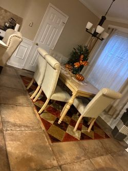 Table set asking 500