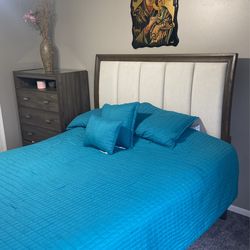 Queen Bed With Drawers $490 