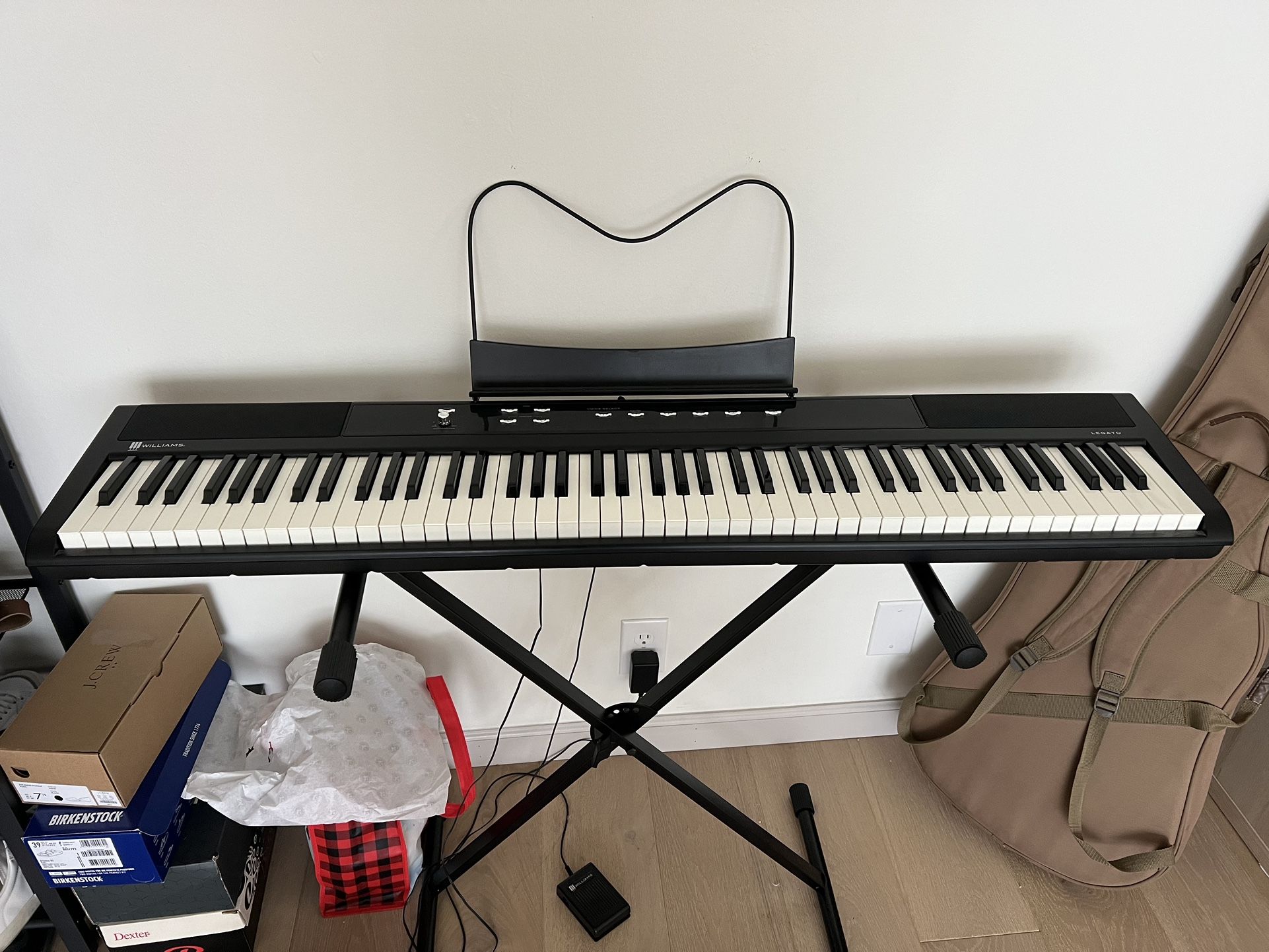 Williams Legato Keyboard for Sale in Fullerton, CA OfferUp