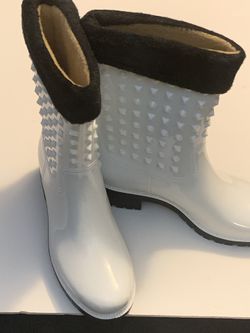 White Rain Boots 5 1/2