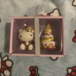 Hello Kitty Happy Birthday Salt And Pepper Shakers