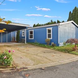 Beautiful And Huge Mobile Home In McMinnville 