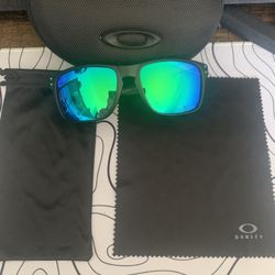 Oakley Holbrooks Sunglasses