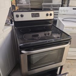 Glass Top  Stove. Great Condition