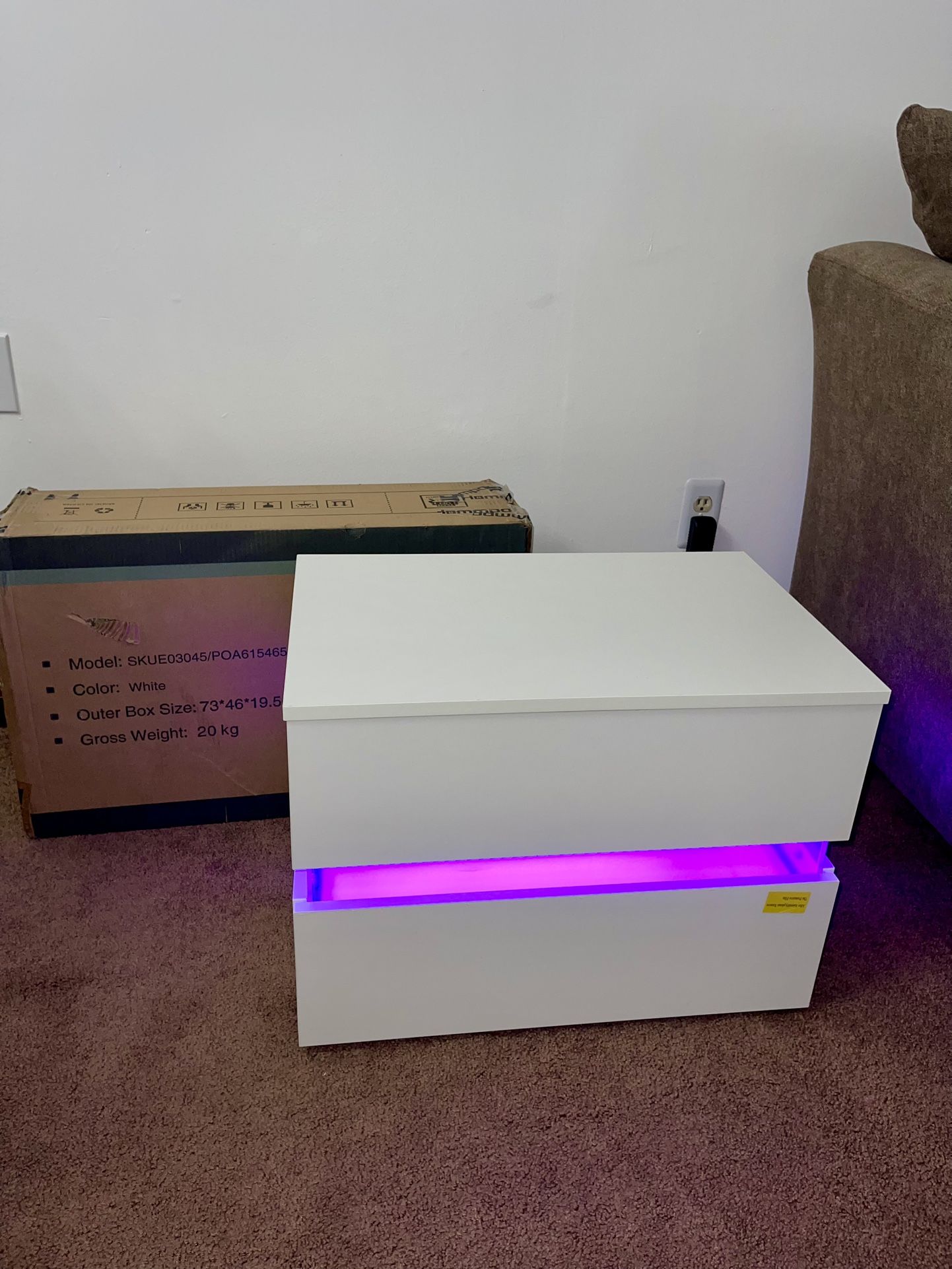 2 Beautiful Nightstands White. Mesitas De Noche Color Blanco