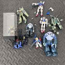 Gundam Figure Lot