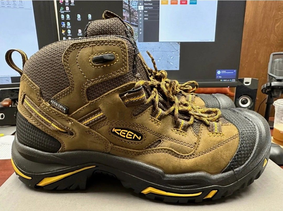 BRAND NEW KEEN BOOTS -MADE IN USA-