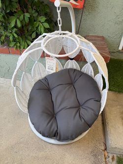 White Wicker CAT bed with Cushion