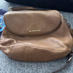 Michael Kors Cross Over Purse And Shoulder Bag 