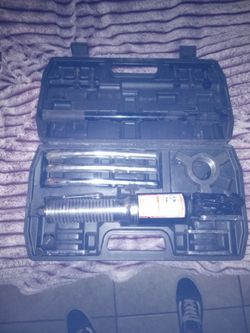 Hydraulic hand pump pulley puller