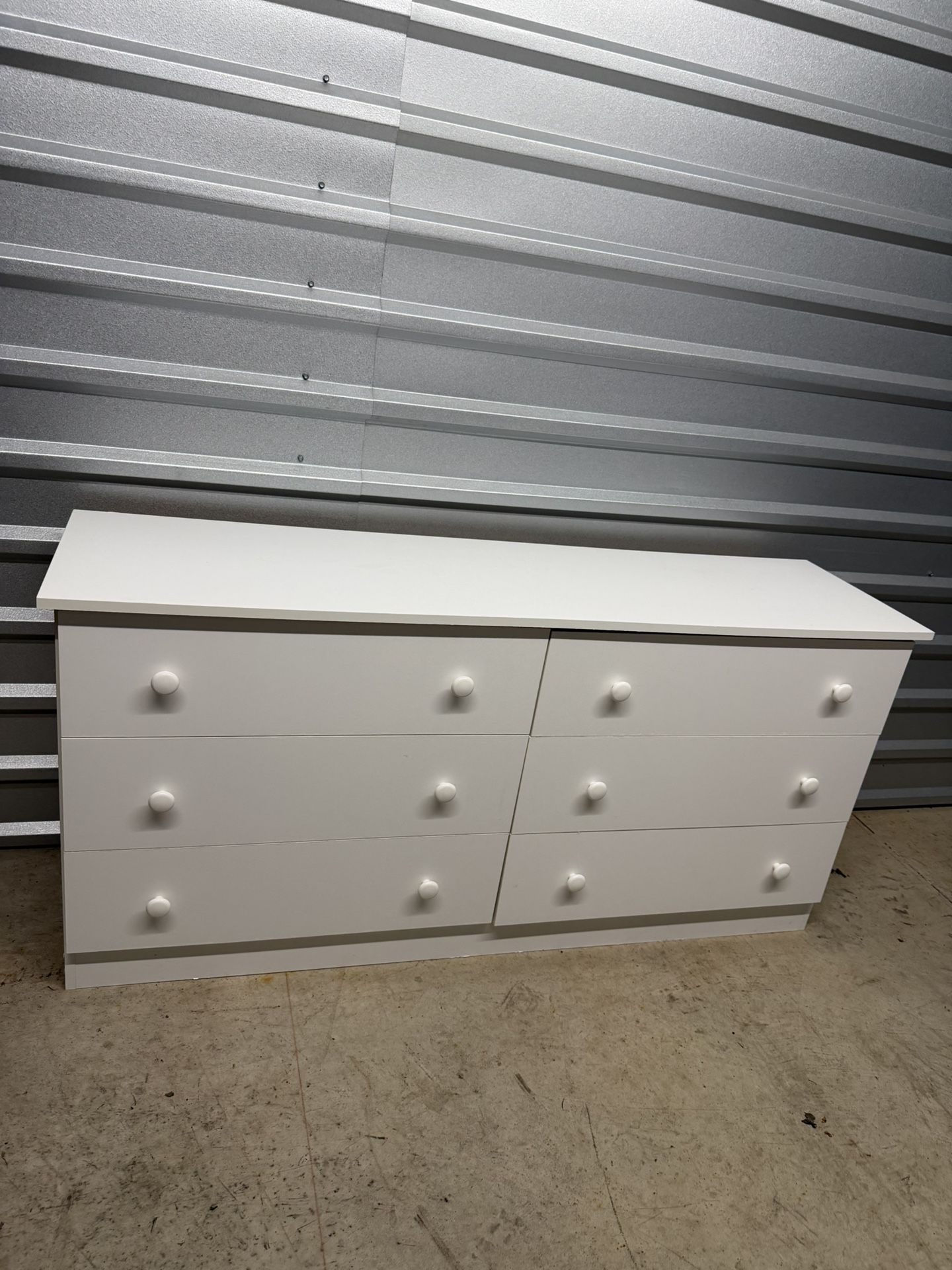White 6 Drawer Dresser