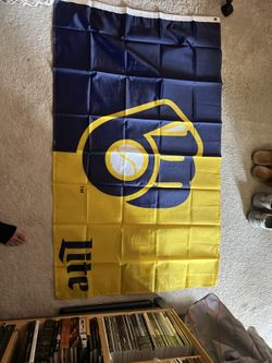 Milwaukee Brewers Miller Light Flag