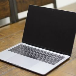 MacBook Pro 13” 2017