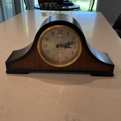 Vintage Linden Electronic Strike Chime Mantle Wooden Clock #7012 