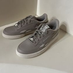 Light Brownish Gray Reebok Shoe Size 9 Women’s Shoe 