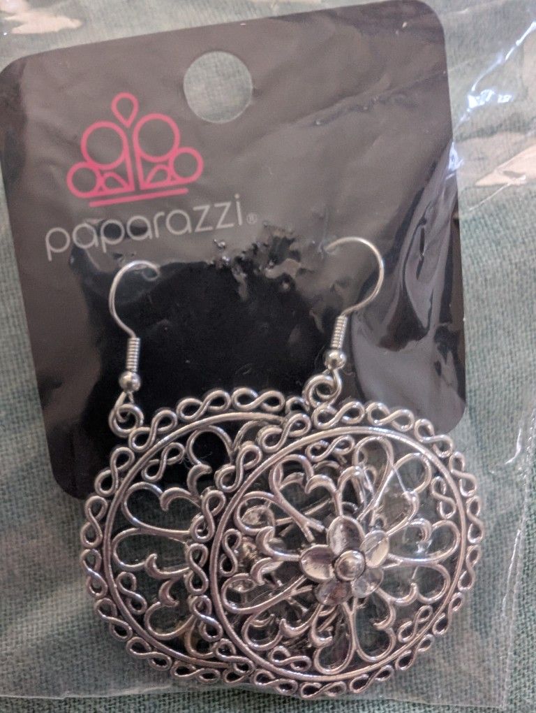 Brand New Paparazzi Silver Circle Earrings