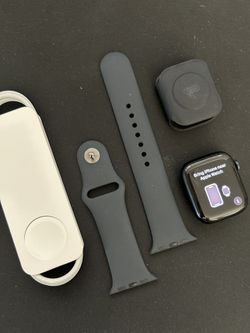 Apple Watch Series 8 , 45mm, Gps + Cellular! Immaculate Condition Like New