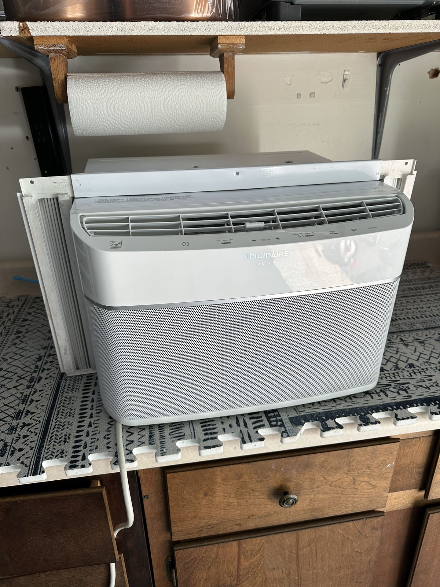 Frigidaire 6000 BTU Cool Connect Smart Room Air Conditioner with Wi-Fi Control In Excellent Condition working