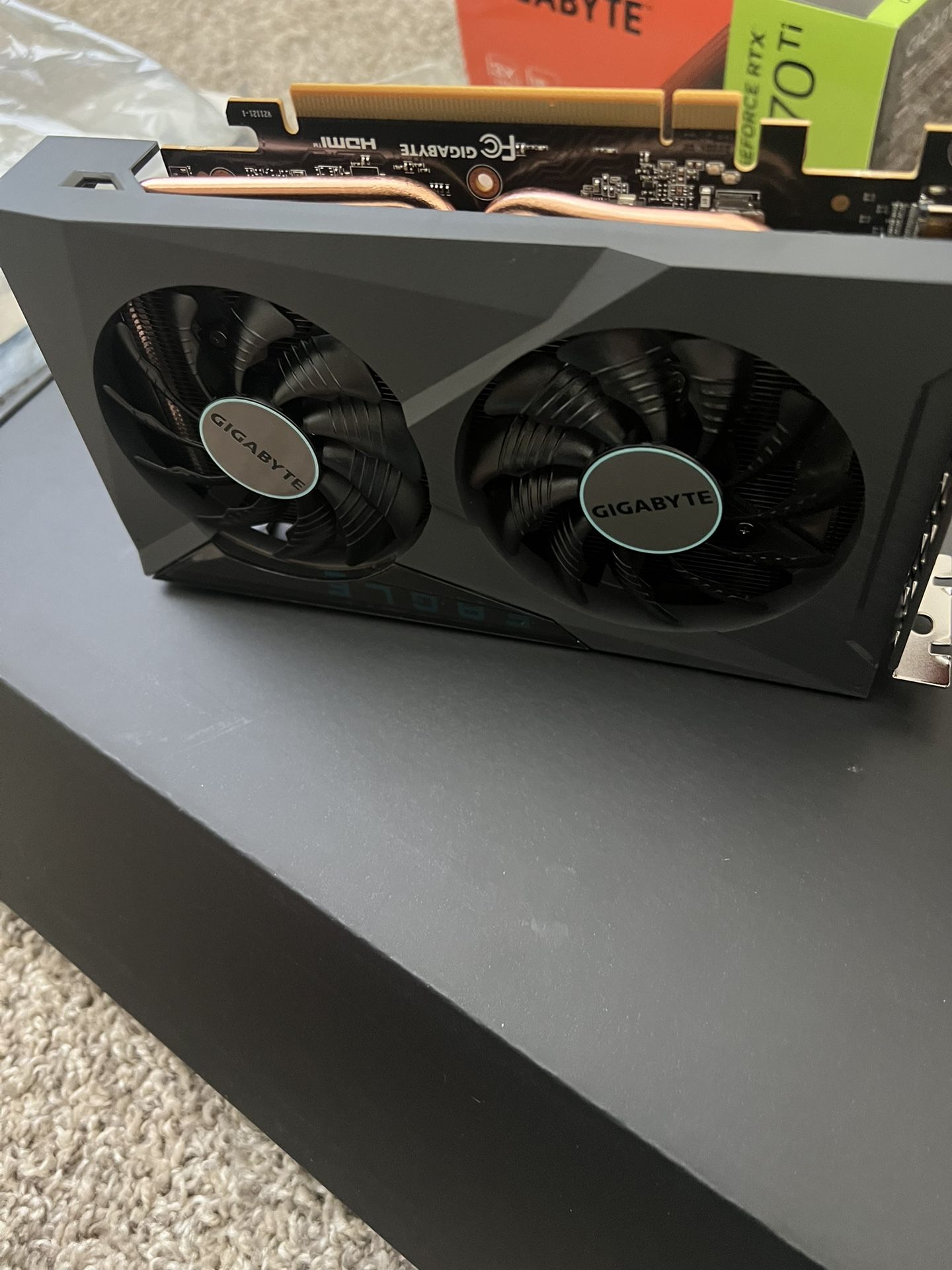 AMD Radeon 6500XT 4GB gigabyte eagle