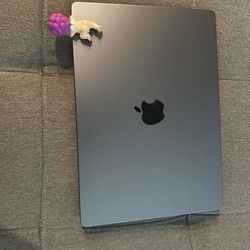 Macbook Pro 14 in Laptop M1 Pro Chip