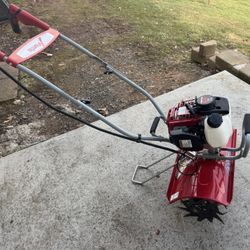 Brand New Mantis Tiller Honda 35cc 4 Cycle XP With Kickstand. 16” Tilling Width. No Gas Oil Mixing.