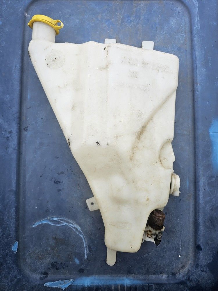 1994-01 Dodge Ram 1500 Windshield Washer Tank Reservoir