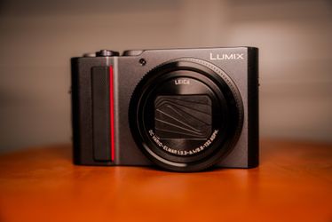 LUMIX TZ200 / ZS200 1” Sensor Compact Super Zoom