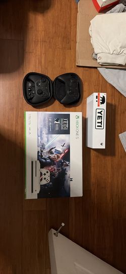 Xbox and controllers