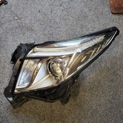 2016 Cadillac Xts Passenger Side Headlight