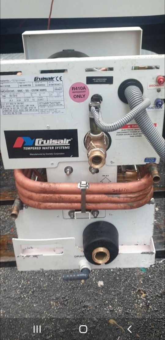 Marine Air Conditioning 36kBTU DOMETIC CHILLER 230 Volt 