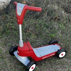 Radio Flyer Kids Scooter 
