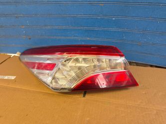 Camry 2018 2019 2020 2021 2022 taillight