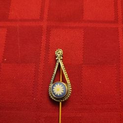 Vintage Wedgewood Daisy Stick pin