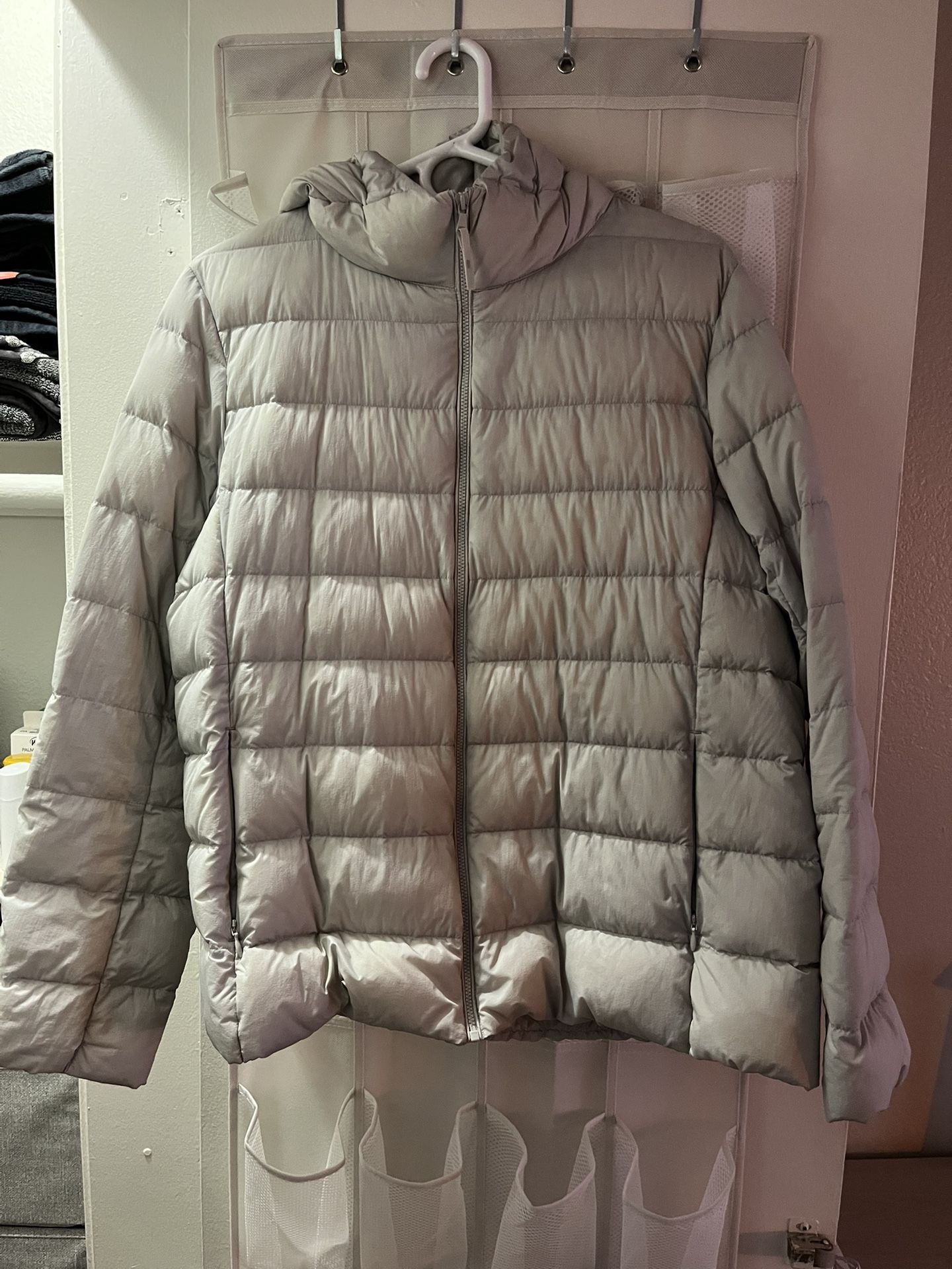 Women’s Ultra Light Weight Puffer Jacket Size XL