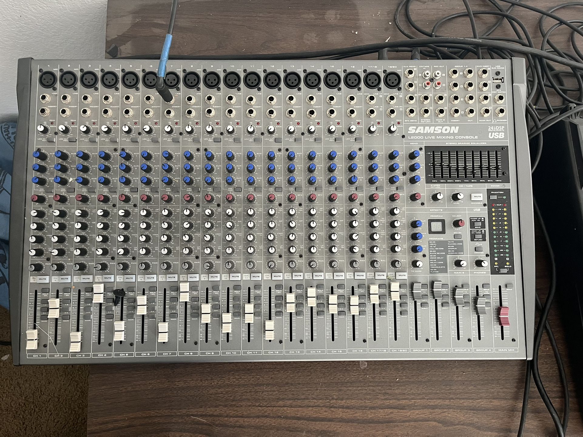 Samson L200 Live Mixing Console 