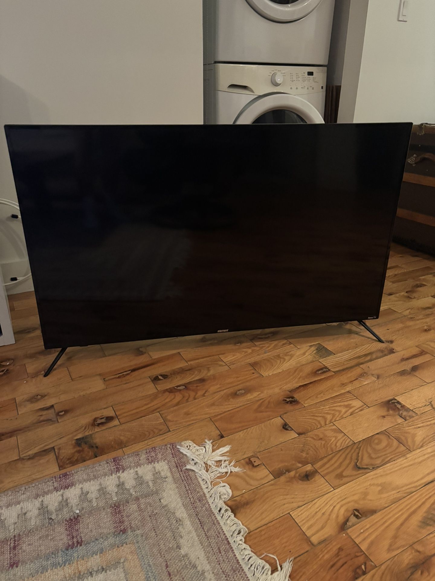 52” Element Smart Tv