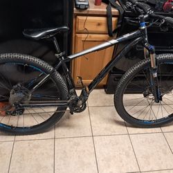 Trek Hardtail With Rockshox 29"