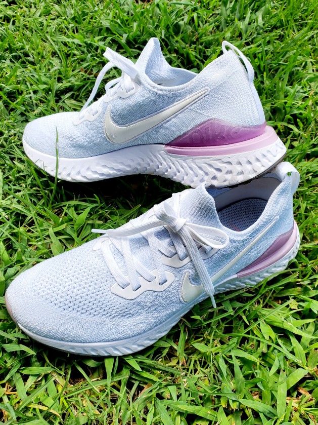 Nike Women's Epic React Flyknit 2 Sneakers Size 10½
