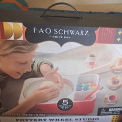 Fao  SCHWARZ Pottery Wheel Studio