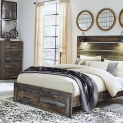 Queen full bedroom set from Ashley
