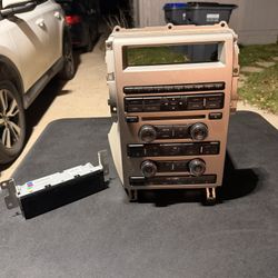 2009 Ford Flex Radio And Climate Control Pannel 
