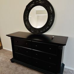 Dresser And Mirror 