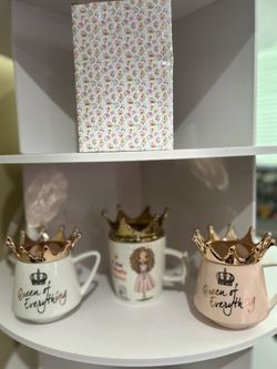 👑 Crown Coffee Mugs – Brand New in Box