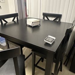 Four Chairs dinner Table 