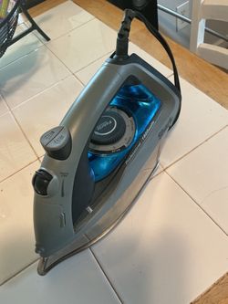 Shark Professional Steam Power Iron,stainless steel plate , auto shutoff, fabric selector dial.