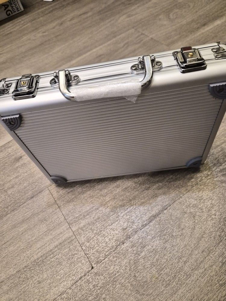 Poker Chips With Case