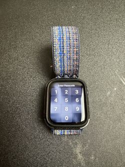 ⌚️ Apple Watch SE (Near Mint) — Ready to Wear!