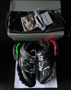 Balenciaga’s track with led