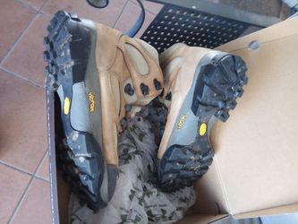 Size 12 Merrell 'sawtooth' hiking boots